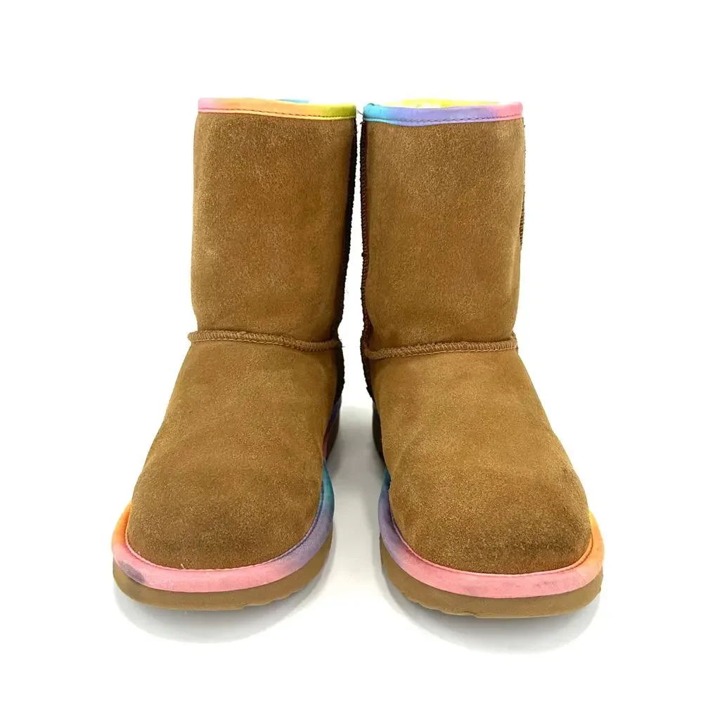 UGG Big Kids Classic Short Rainbow Winter Boot Size 6 Tan Leather Cold Weather